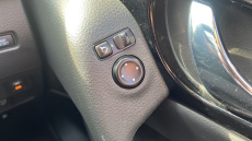 Nissan Qashqai 1.3 DiG-T N-Connecta 5dr [Glass Roof Pack] Petrol Hatchback